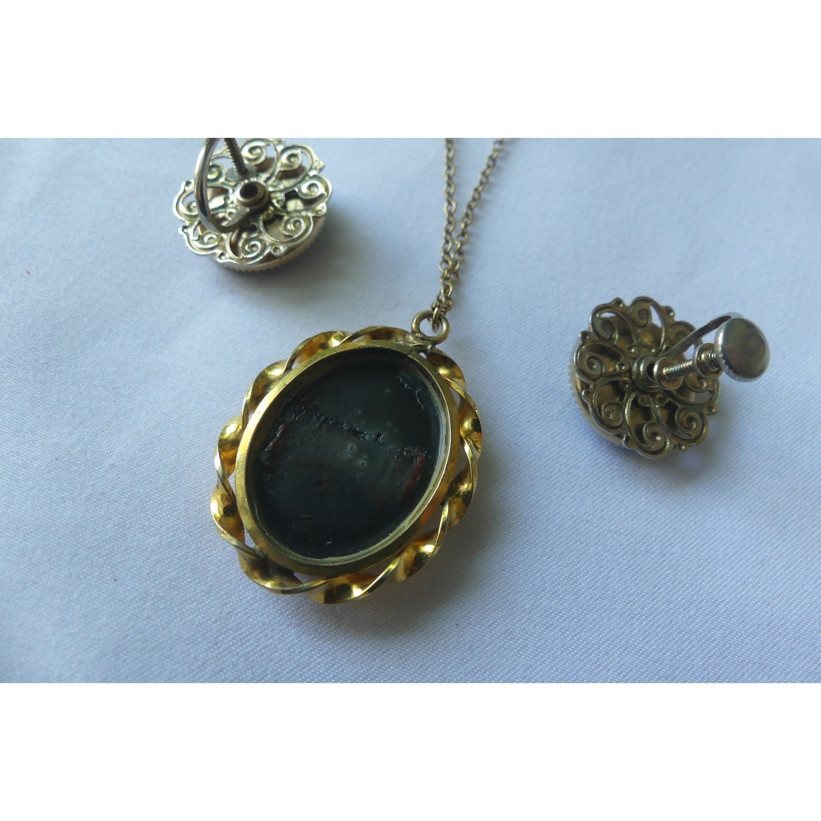 Vtg Cameo Necklace and Screw Back Earrings Set Gold Tone Black Rhinestone 3pc