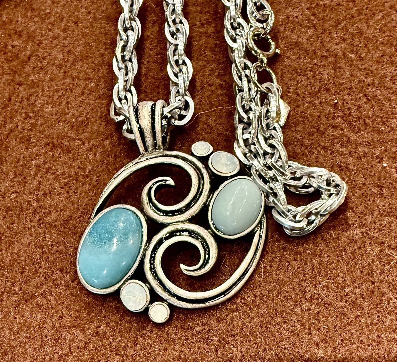 Vintage Estate 4 Fabulous Lia Sophia Necklaces In Excellent Condition