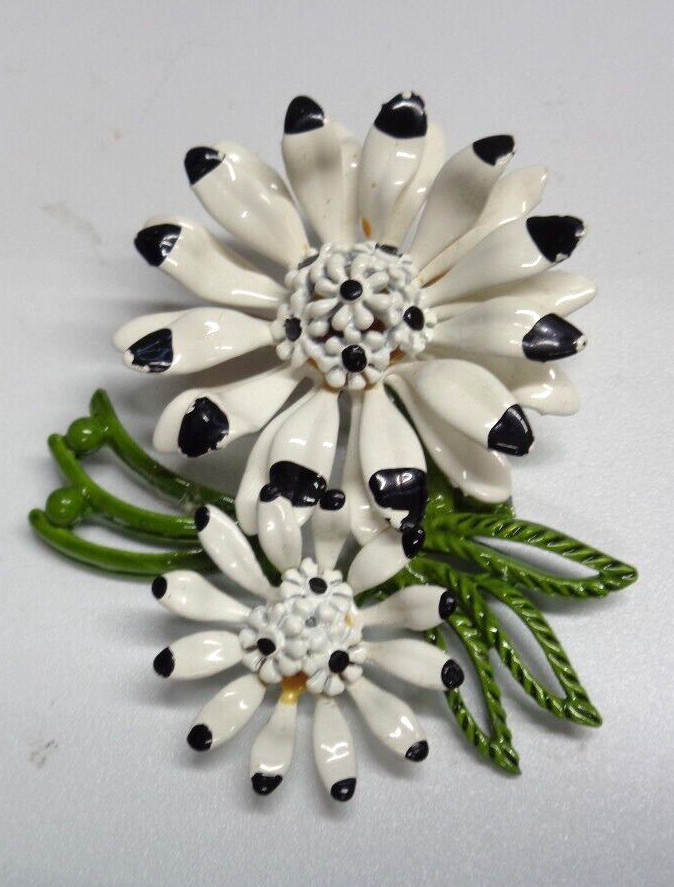 Vtg Estate Jewelry ~ WHITE BLACK GREEN Enamel Metal Flower Pin Brooch 2″
