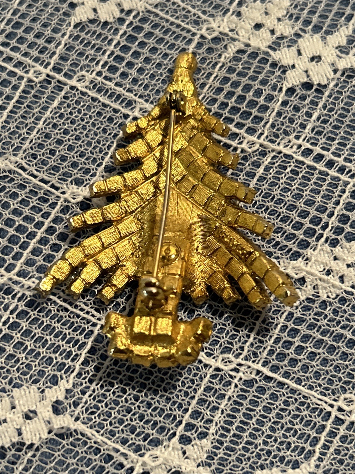Vintage Gold Tone Red~Green Rhinestone Christmas Tree Pin~Brooch