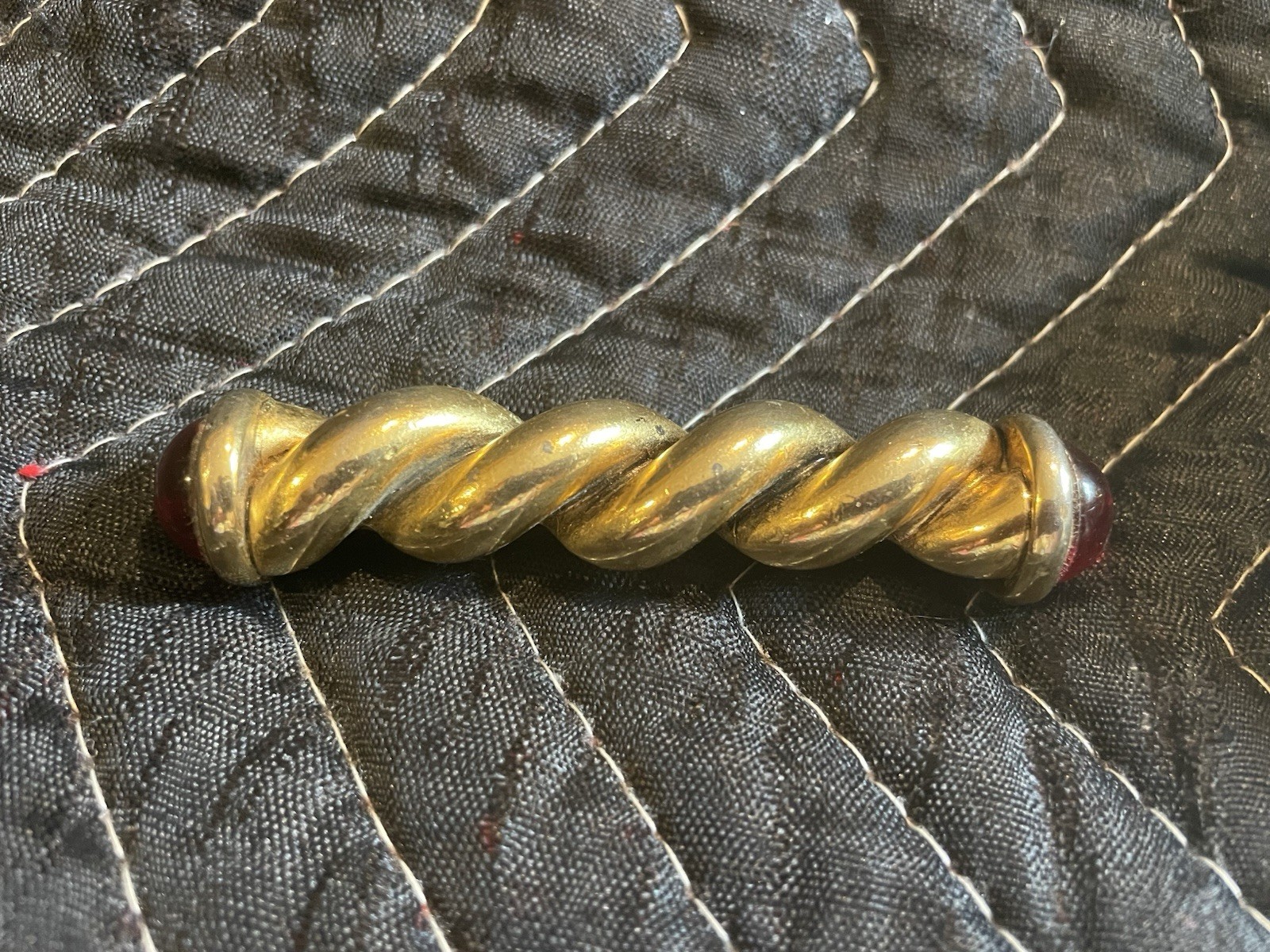 Vintage Red Cabochon Molded Glass Gripoix Gold Tone Bar Brooch Pin Jewelry