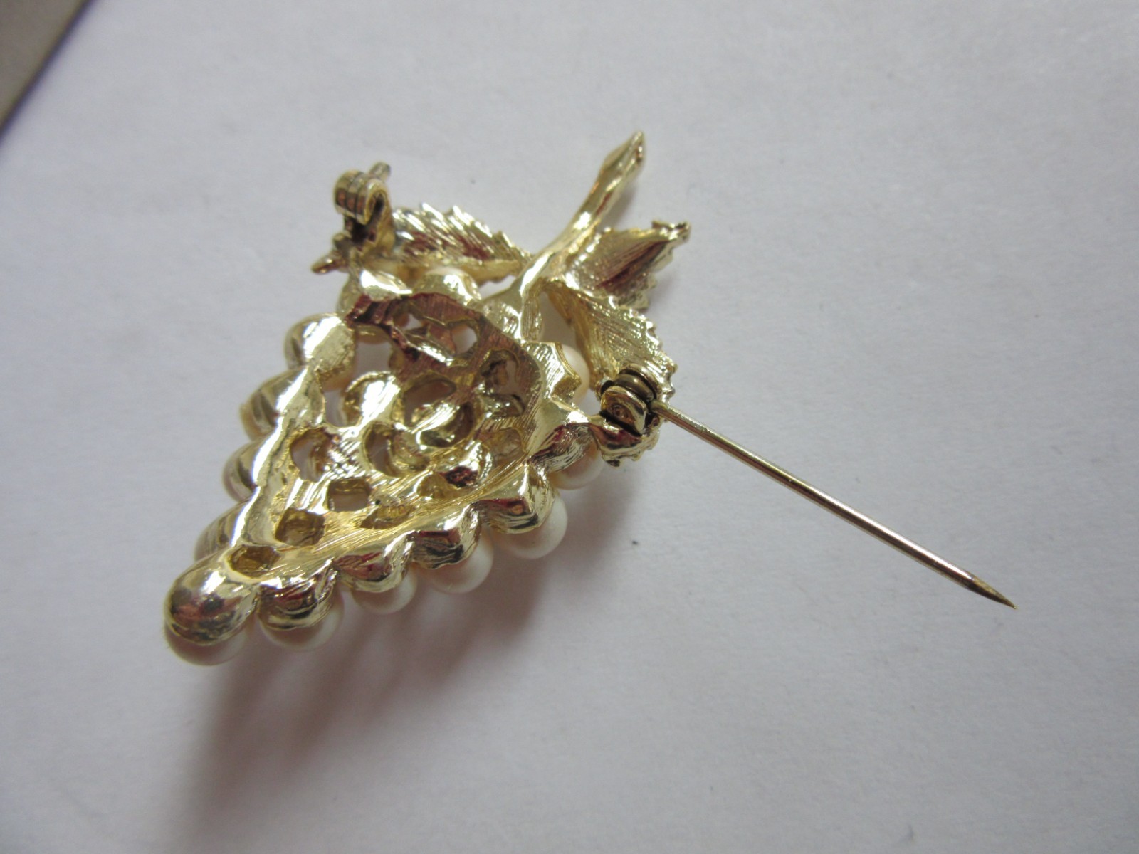 Vintage faux pearl grapes design gold tone pin