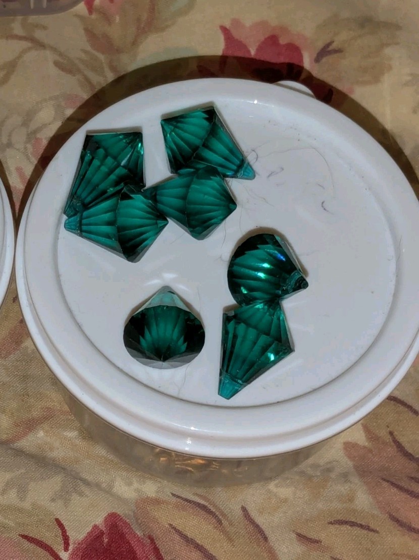 Antique Czech Emerald Green Crystal Faceted Briolettes Drops Estate Find