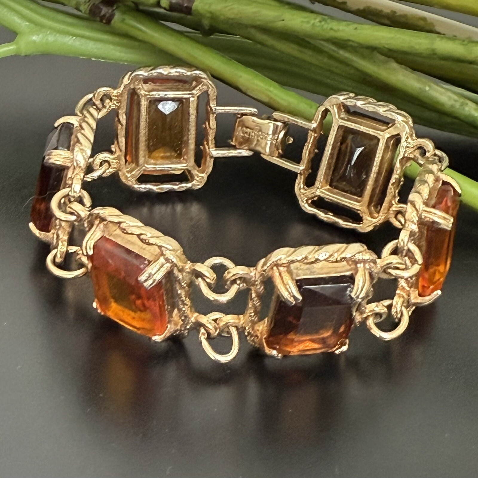 Vintage SARAH COVENTRY Wild Honey Amber Glass 7” Link Bracelet 44g.