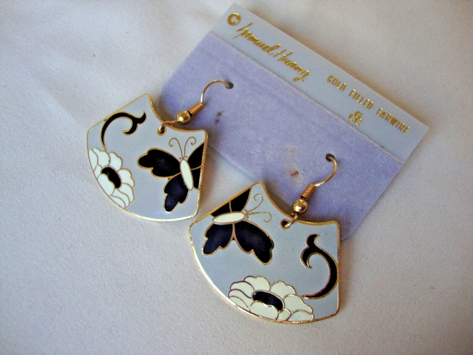 VINTAGE SAMUEL HUANG CLOISONNE BUTTERFLY FLOWER FAN BLACK WHITE & GRAY EARRINGS