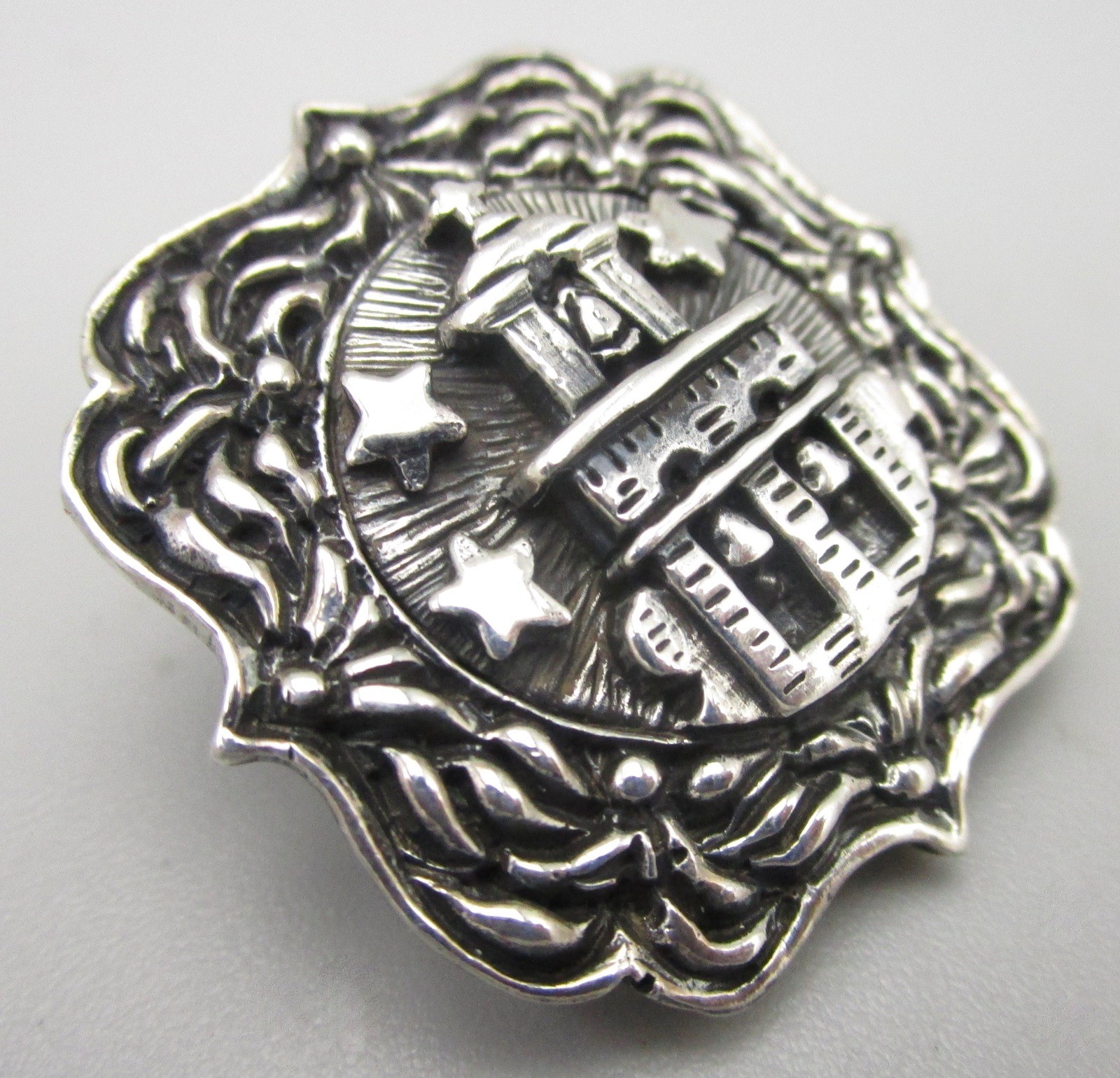 DIAN MALOUF STERLING 1″ MISSION CHURCH PENDANT WITH FANCY BORDER 14.9G