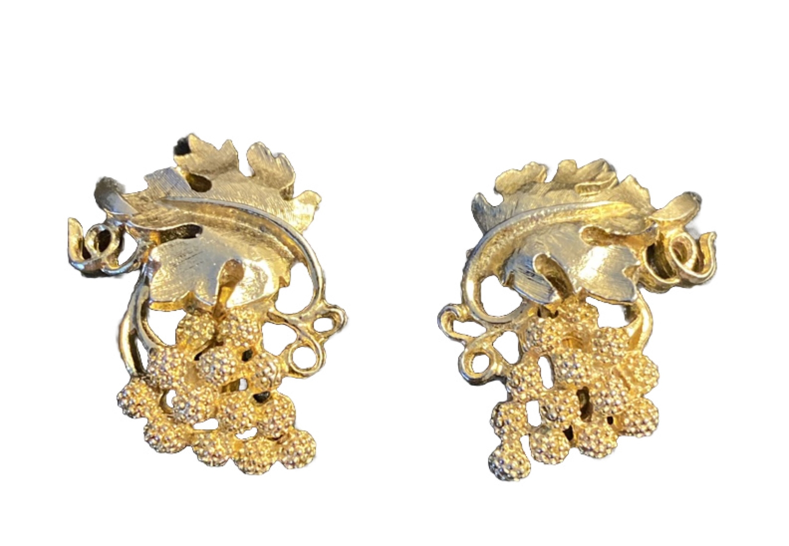 Vintage Earrings Grape Clusters Gold Tone Fine Detailed Clip On 1950’s