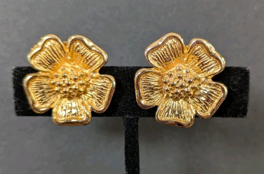Gay Boyer Clip Earrings Dogwood Flower Floral Hammered Texture Gold Tone Jewelry