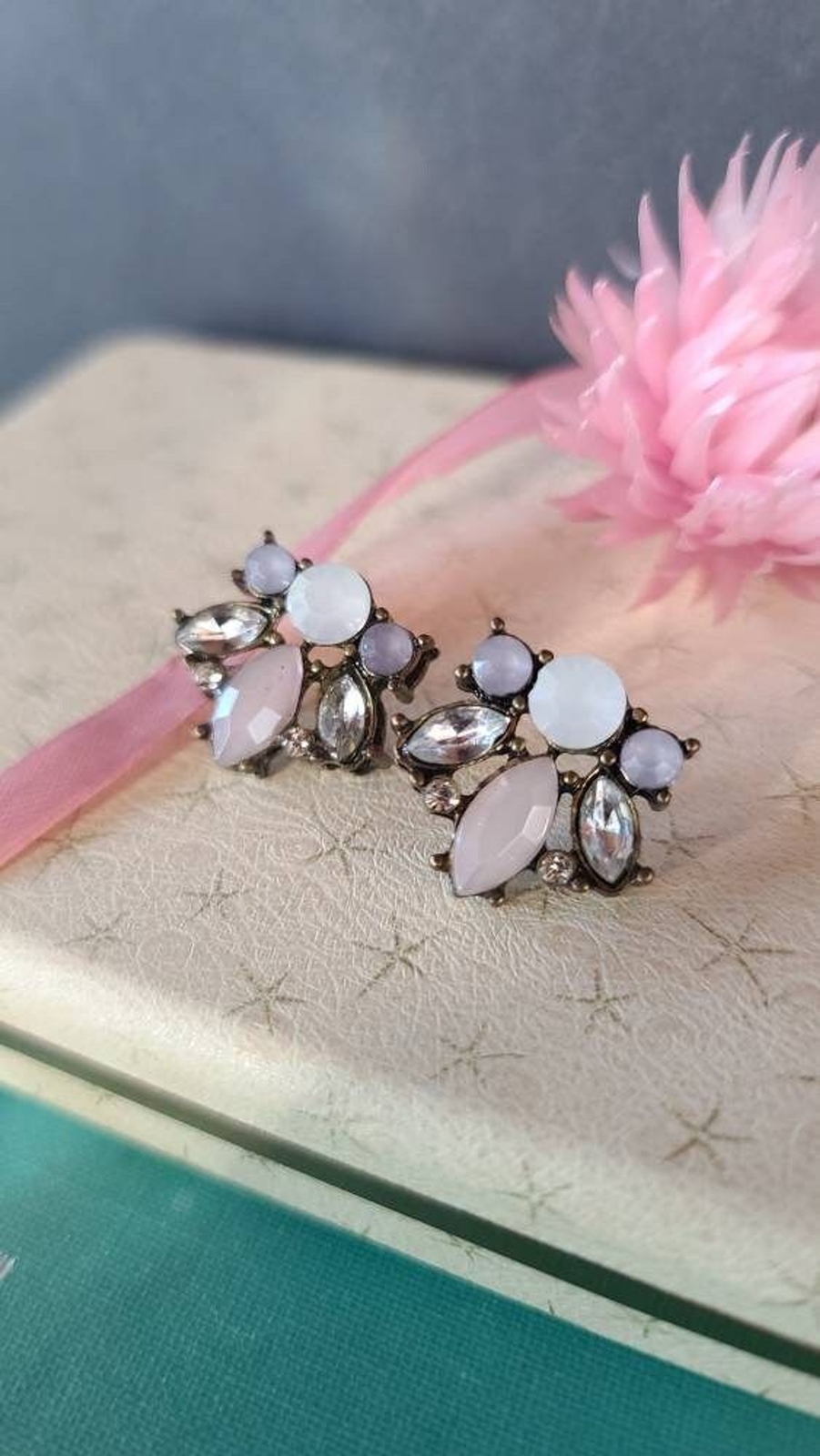 Muted Neutral Pink Rhinestone Pierced Earrings