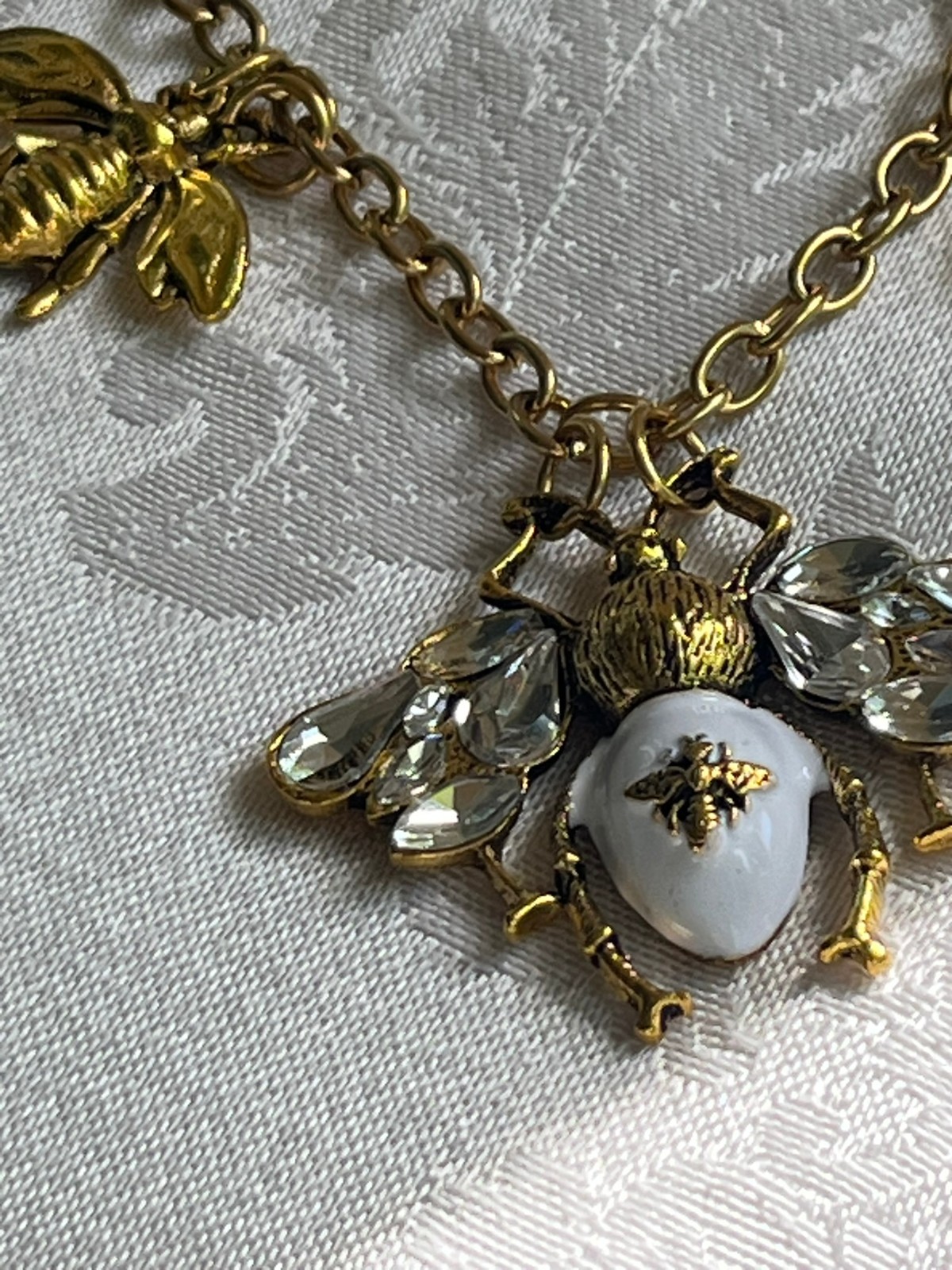 Vintage Style Multi-bee Charm Bib Necklace Gold-Toned Link Chain 18″