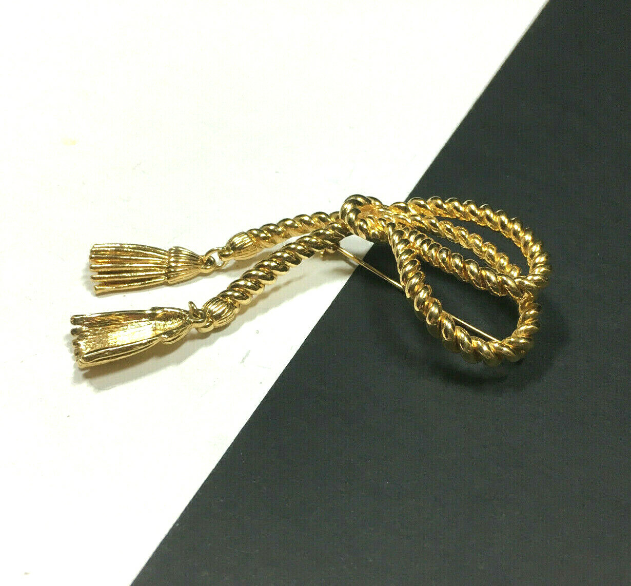 Vintage ICONIC Knotted Rope TASSEL Brooch Nautical Gold PL Dangle R191i
