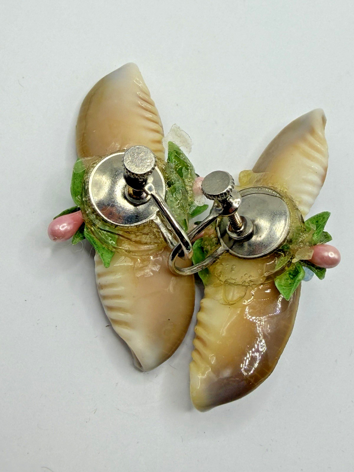 VINTAGE SEASHELL EARRINGS PINK PURPLE BLUE SCREW POST